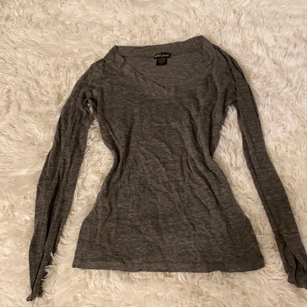 Gray long sleeve v-neck